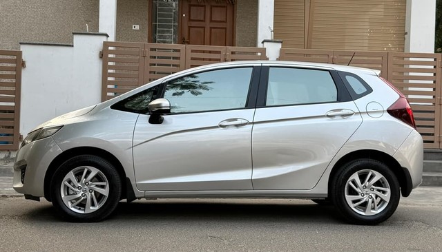 Second-hand 2018 Honda Jazz V CVT for sale in Coimbatore-2