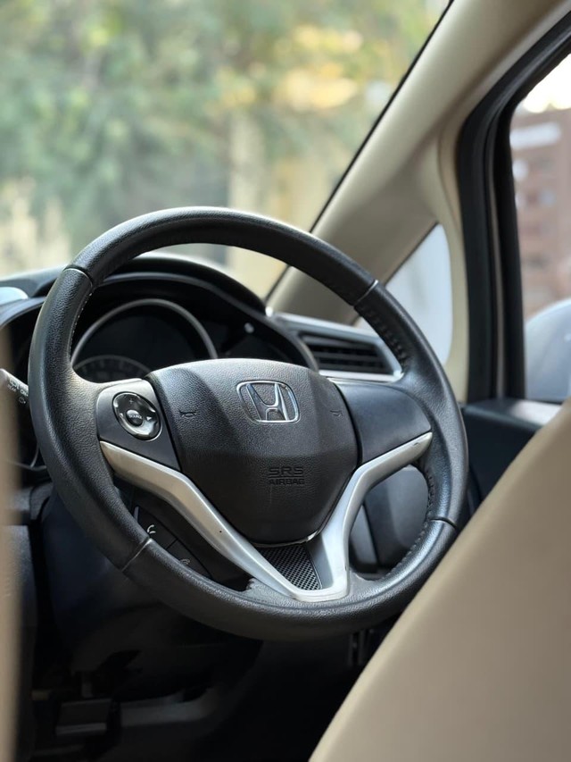 Second-hand 2018 Honda Jazz V CVT for sale in Coimbatore-6