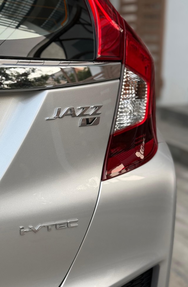 Second-hand 2018 Honda Jazz V CVT for sale in Coimbatore-8