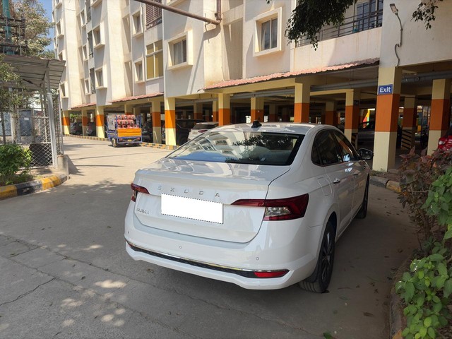 Second-hand 2023 Skoda Slavia 1.0 TSI Style AT BSVI for sale in Bangalore-4