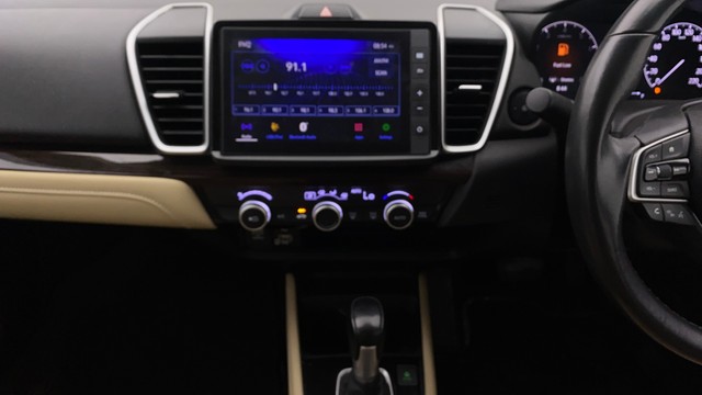 Second-hand 2022 Honda City ZX CVT for sale in Chennai-22