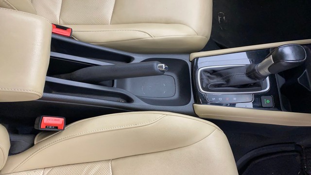 Second-hand 2022 Honda City ZX CVT for sale in Chennai-13