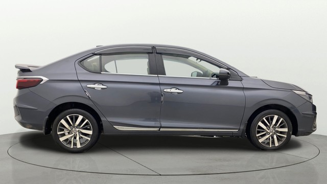 Second-hand 2022 Honda City ZX CVT for sale in Chennai-1