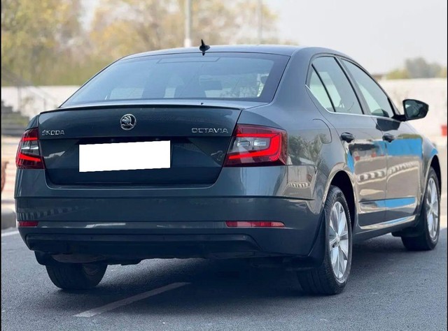 Second-hand 2018 Skoda Octavia 1.8 TSI AT L K for sale in Bhiwadi-5