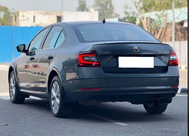 Second-hand 2018 Skoda Octavia 1.8 TSI AT L K for sale in Bhiwadi-4