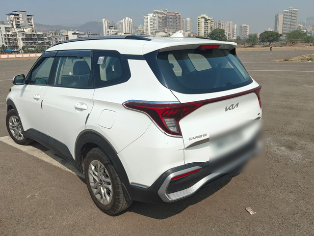 Second-hand 2023 Kia Carens Premium Diesel iMT for sale in Navi Mumbai-2