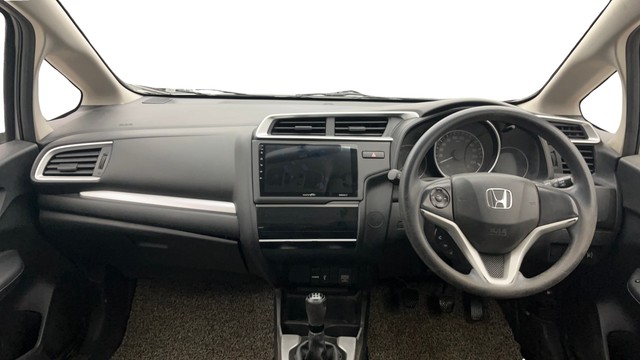 Second-hand 2018 Honda WR-V i-VTEC VX for sale in Greater Noida-10