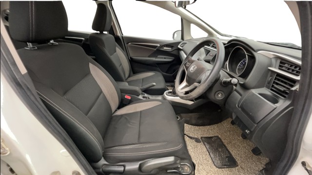 Second-hand 2018 Honda WR-V i-VTEC VX for sale in Greater Noida-15