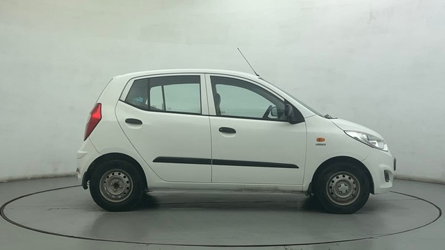 Second-hand 2014 Hyundai i10 Magna 1.1 for sale in Ahmedabad-2