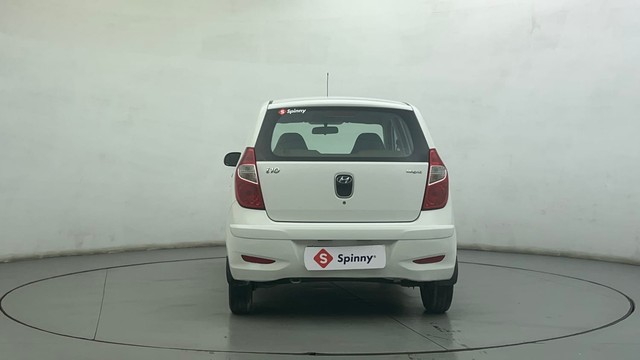 Second-hand 2014 Hyundai i10 Magna 1.1 for sale in Ahmedabad-4