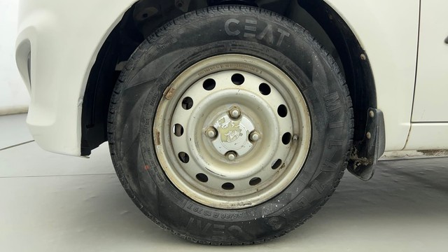 Second-hand 2014 Hyundai i10 Magna 1.1 for sale in Ahmedabad-20