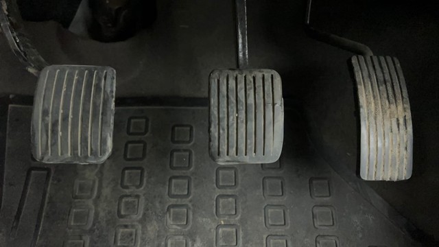 Second-hand 2014 Hyundai i10 Magna 1.1 for sale in Ahmedabad-14