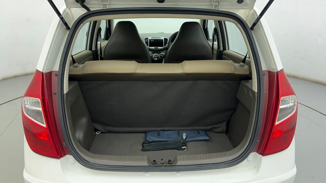 Second-hand 2014 Hyundai i10 Magna 1.1 for sale in Ahmedabad-9