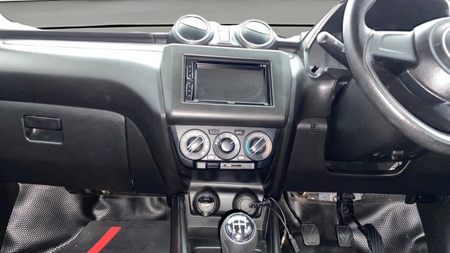 Second-hand 2019 Maruti Swift LXI for sale in Kochi-22