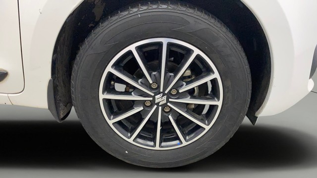 Second-hand 2019 Maruti Swift LXI for sale in Kochi-23