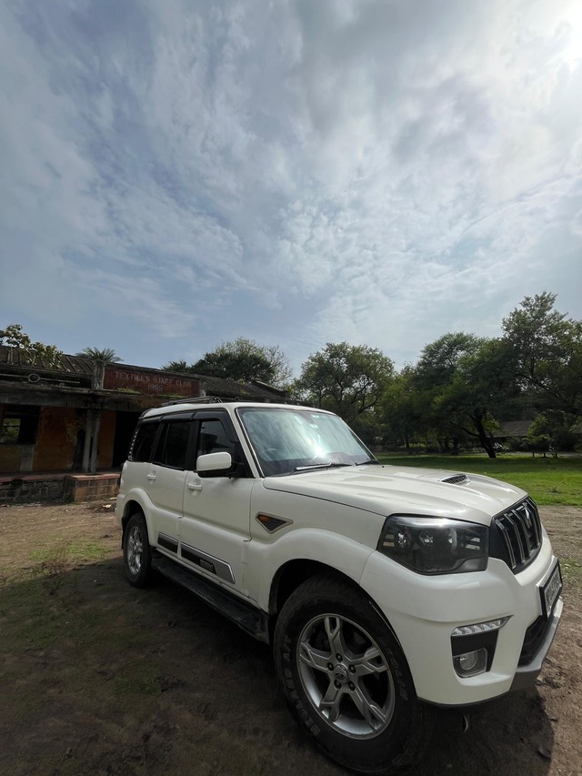 Second-hand 2015 Mahindra Scorpio 1.99 S10 for sale in Bhopal-3