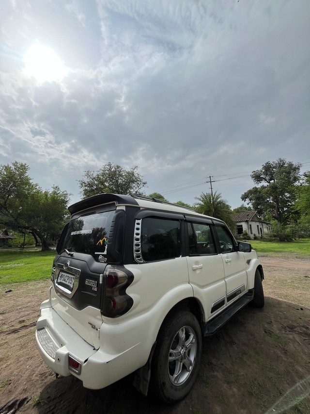 Second-hand 2015 Mahindra Scorpio 1.99 S10 for sale in Bhopal-2