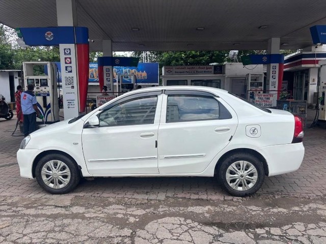 Second-hand 2015 Toyota Etios GD for sale in Vijayawada-7