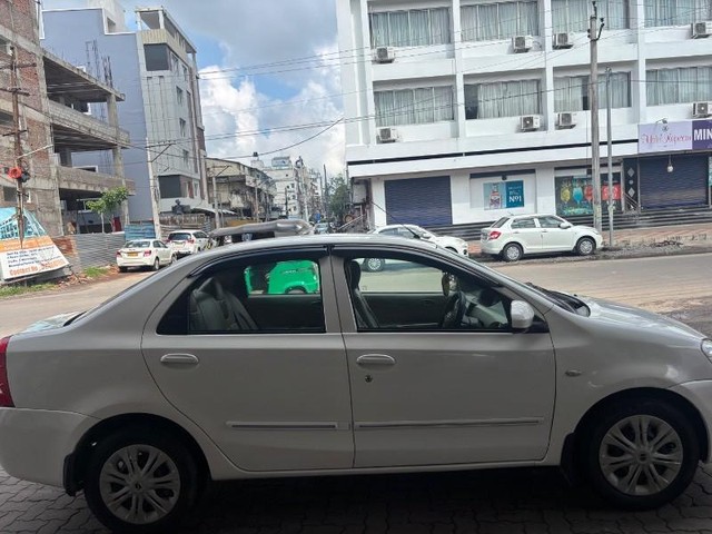 Second-hand 2015 Toyota Etios GD for sale in Vijayawada-6