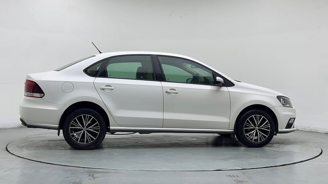Second-hand 2022 Volkswagen Vento 1.0 TSI Highline for sale in Ghaziabad-2