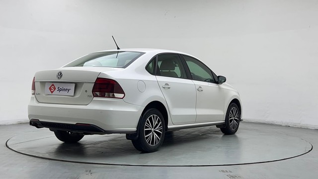 Second-hand 2022 Volkswagen Vento 1.0 TSI Highline for sale in Ghaziabad-3