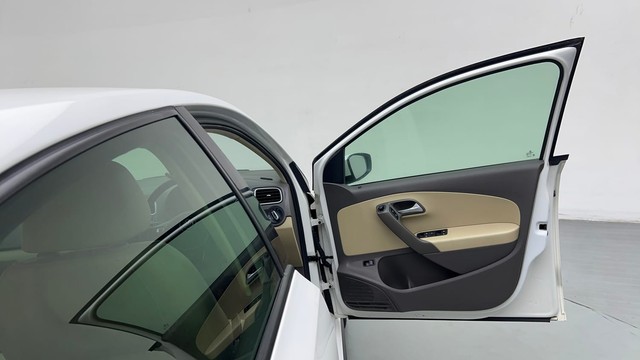 Second-hand 2022 Volkswagen Vento 1.0 TSI Highline for sale in Ghaziabad-16