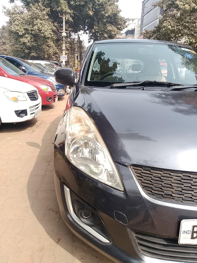 Second-hand 2017 Maruti Swift LXI BSIV for sale in Samastipur-2