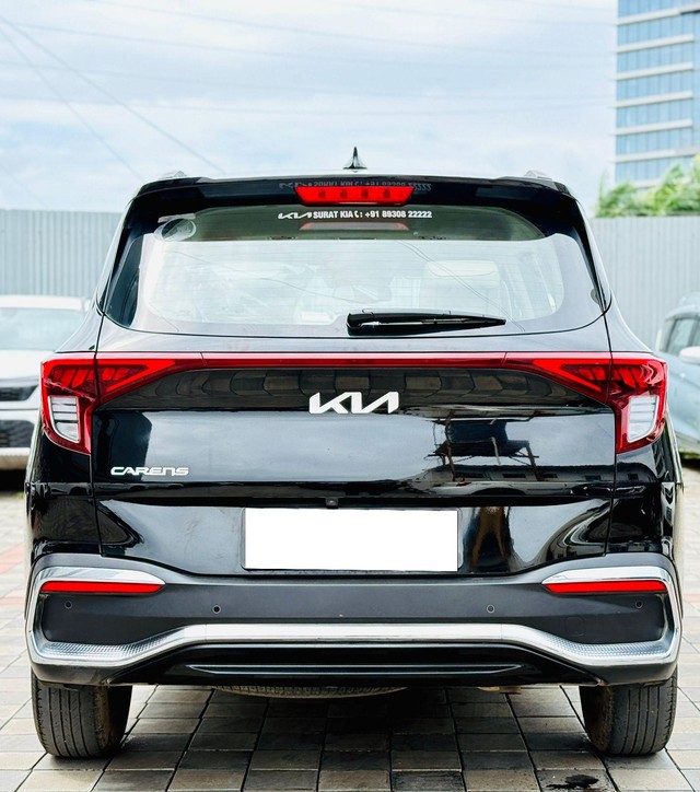 Second-hand 2022 Kia Carens Luxury Plus Diesel AT 6 STR BSVI for sale in Surat-2