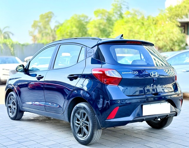 Second-hand 2020 Hyundai Grand i10 Nios AMT Sportz for sale in Surat-6