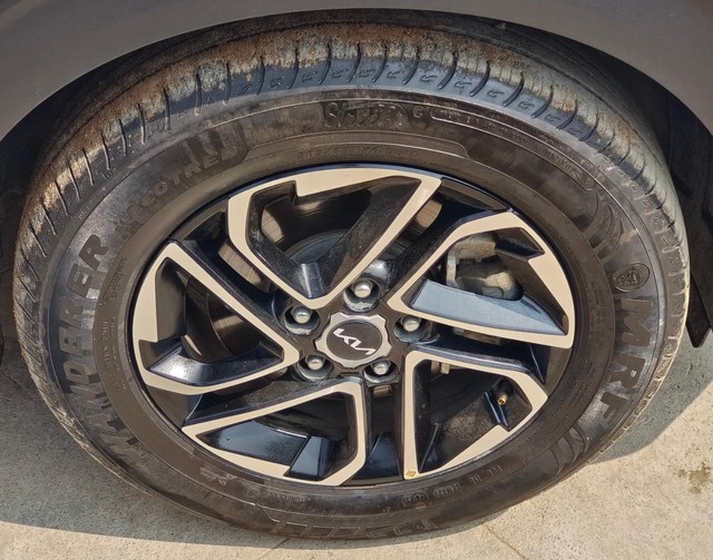 Second-hand 2023 Kia Carens Prestige Plus DCT BSVI for sale in Bangalore-7