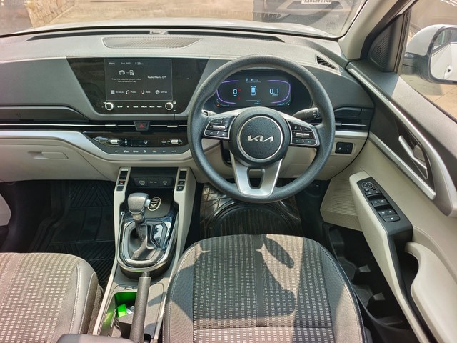 Second-hand 2023 Kia Carens Prestige Plus DCT BSVI for sale in Bangalore-11