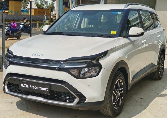 Second-hand 2023 Kia Carens Prestige Plus DCT BSVI for sale in Bangalore-4