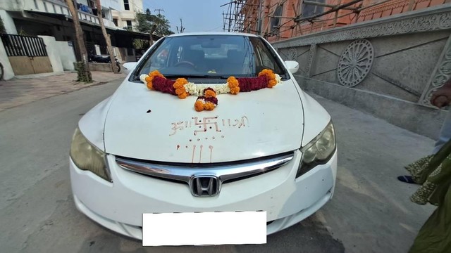 Second-hand 2008 Honda Civic 1.8 V MT for sale in Vadodara-1