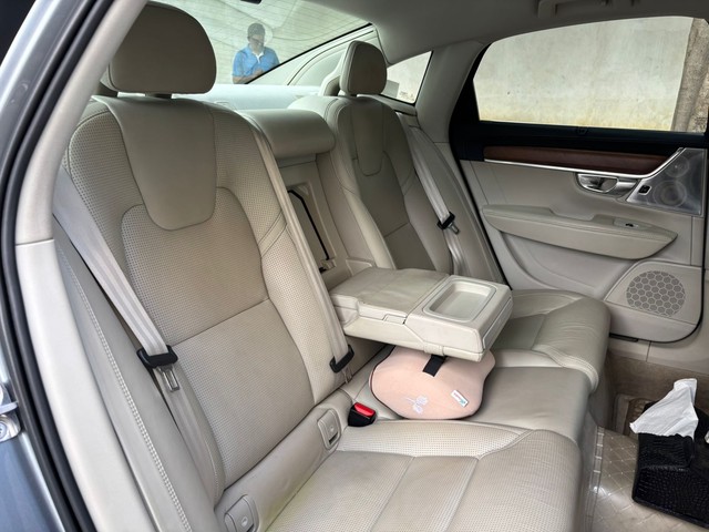 Second-hand 2018 Volvo S90 D4 Momentum BSIV for sale in Bangalore-9
