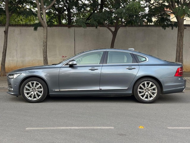 Second-hand 2018 Volvo S90 D4 Momentum BSIV for sale in Bangalore-2