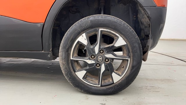 Second-hand 2022 Tata Punch Accomplished Dazzle for sale in Kolkata-19