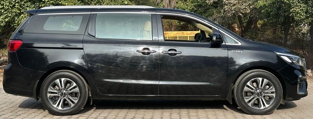 Second-hand 2021 Kia Carnival Limousine Plus for sale in New Delhi-1