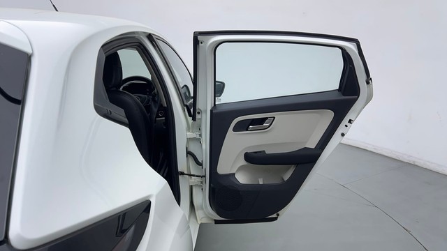 Second-hand 2023 Tata Altroz XZ for sale in Gurgaon-23