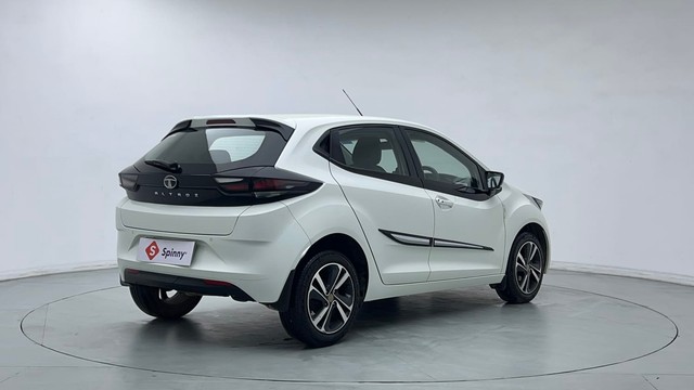 Second-hand 2023 Tata Altroz XZ for sale in Gurgaon-3