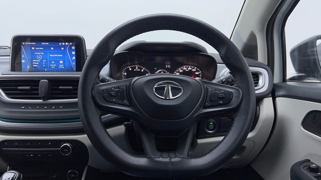 Second-hand 2023 Tata Altroz XZ for sale in Gurgaon-24