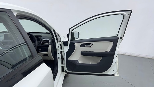 Second-hand 2023 Tata Altroz XZ for sale in Gurgaon-16