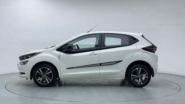 Second-hand 2023 Tata Altroz XZ for sale in Gurgaon-6
