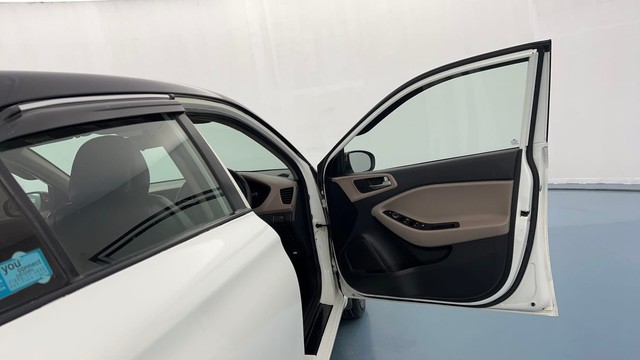 Second-hand 2019 Hyundai i20 Sportz Plus for sale in Kanpur-16