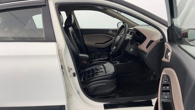 Second-hand 2019 Hyundai i20 Sportz Plus for sale in Kanpur-15