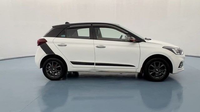 Second-hand 2019 Hyundai i20 Sportz Plus for sale in Kanpur-2