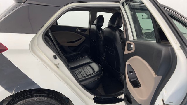 Second-hand 2019 Hyundai i20 Sportz Plus for sale in Kanpur-23