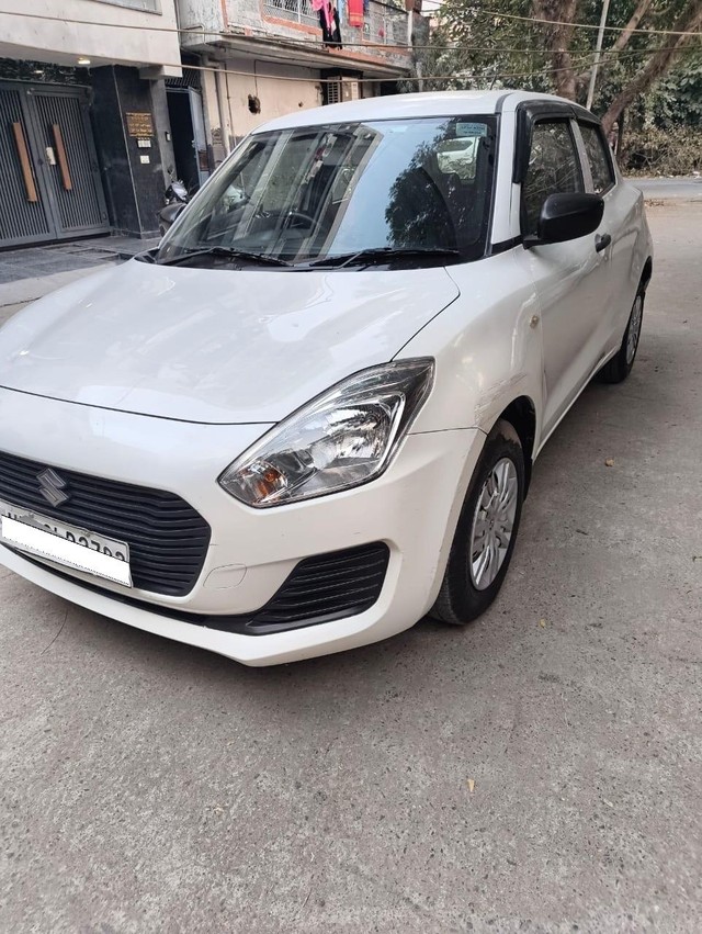 Second-hand 2020 Maruti Swift LXI for sale in New Delhi-4