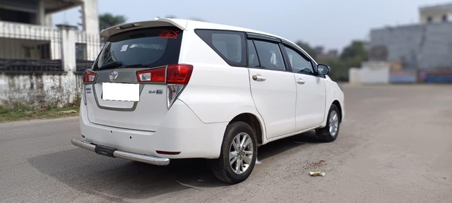 Second-hand 2018 Toyota Innova Crysta 2.4 G MT 8S BSIV for sale in Noida-8
