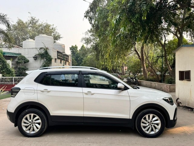 Second-hand 2022 Volkswagen Taigun 1.0 TSI Highline AT BSVI for sale in New Delhi-1