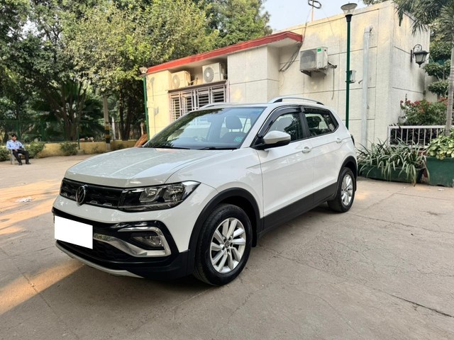 Second-hand 2022 Volkswagen Taigun 1.0 TSI Highline AT BSVI for sale in New Delhi-3